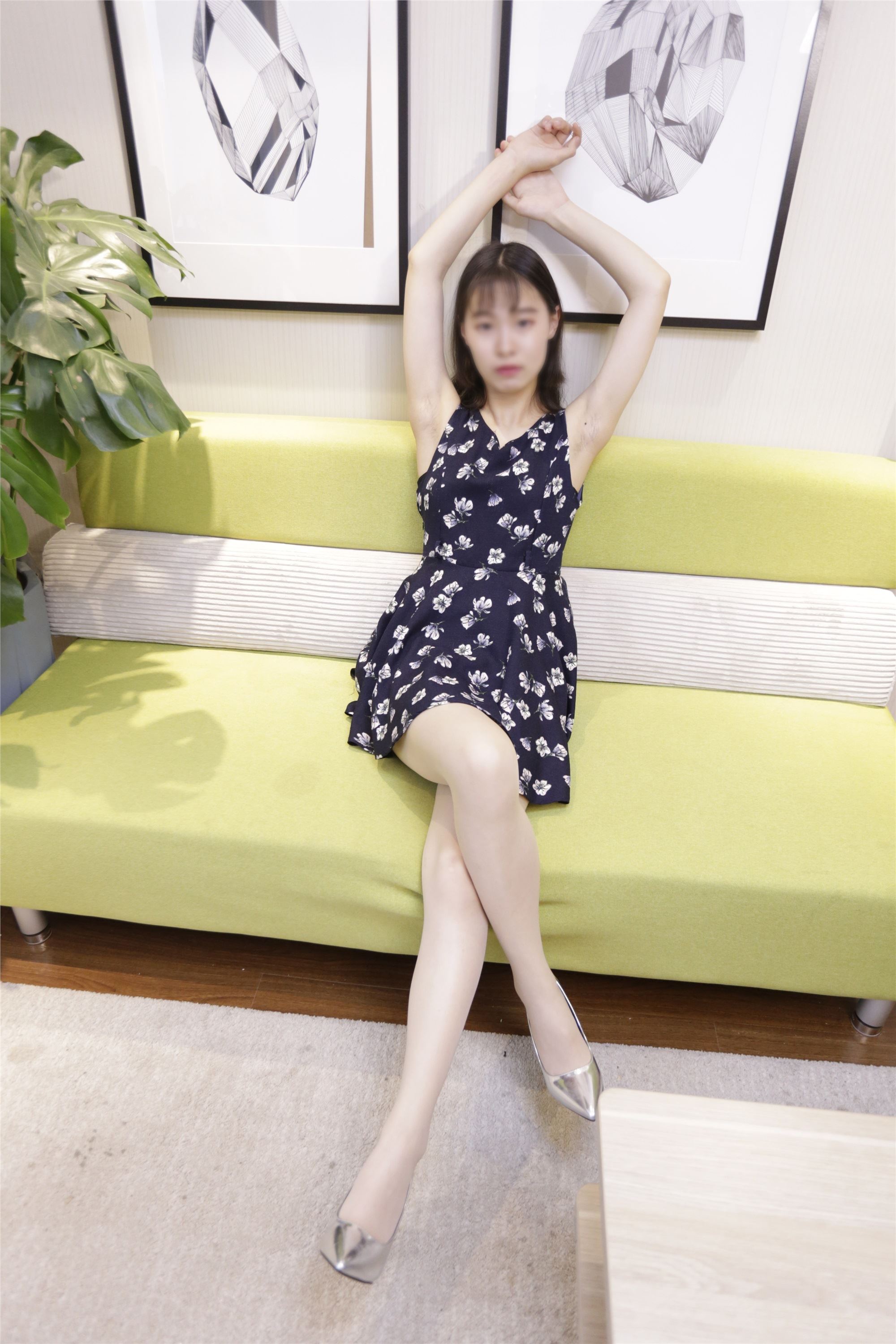 奈丝写真 NO.083 小仙-公寓房间随意凹大长腿